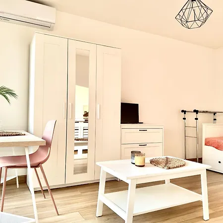 Апартаменты Cosy A Juan Les Pins Антиб
