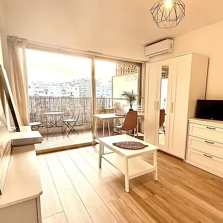 Апартаменты Cosy A Juan Les Pins Антиб